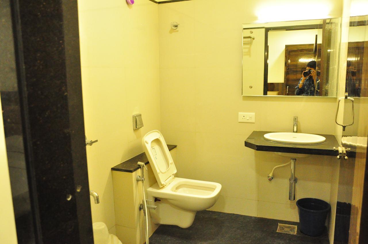Pai Residency Hotell Hosapete Exteriör bild